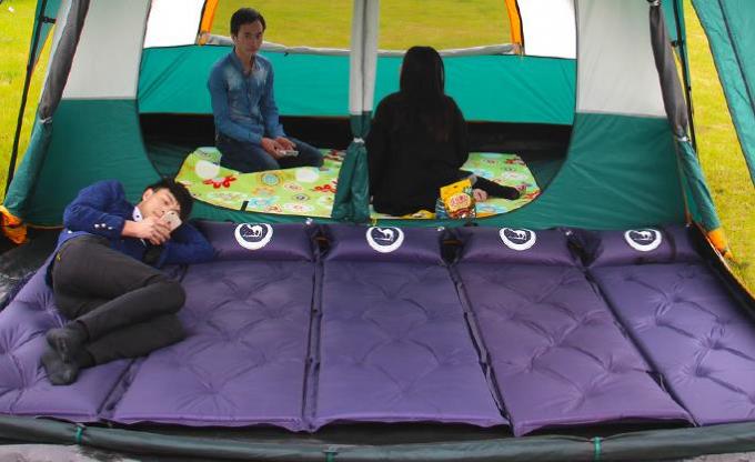 Слои располагаясь лагерем шатра ткани холста на открытом воздухе двойные с хороший срывать устойчивый