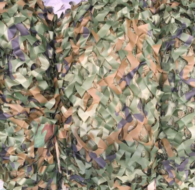 Листья умирают отрезок военное Камо ловя сетью военную маскировочную сетку для располагаться лагерем звероловства армии